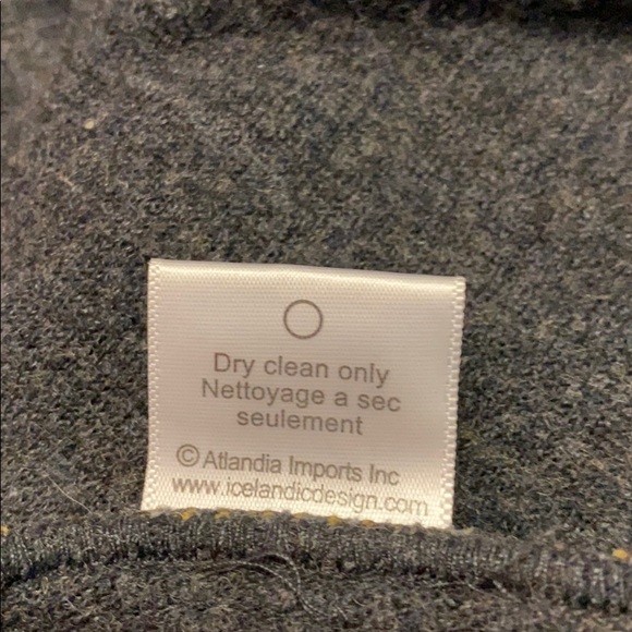 Icelandic Design size small 100% wool jacket {073} - Picture 4 of 9